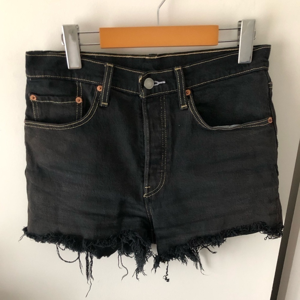 LEVIS 501 HIGH RISE DENIM SHORTS SIZE 27 WASHED BLACK/DARK GREY DENIM - Picture 2 of 10